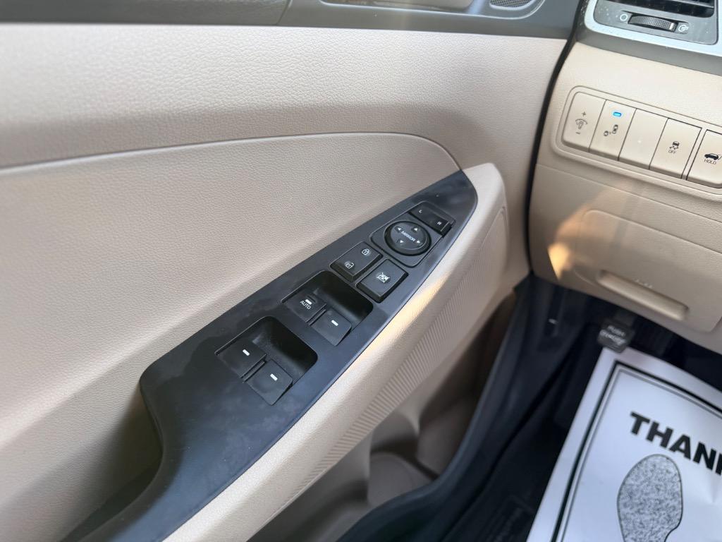 2017 Hyundai Tucson - $11,950