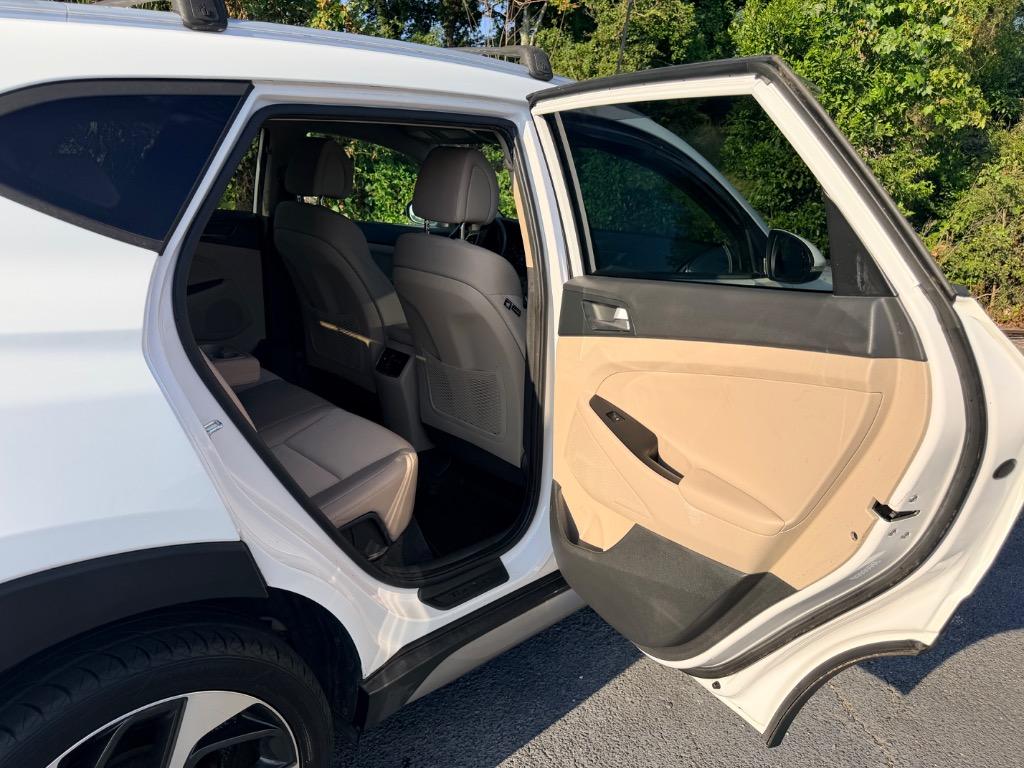 2017 Hyundai Tucson - $11,950