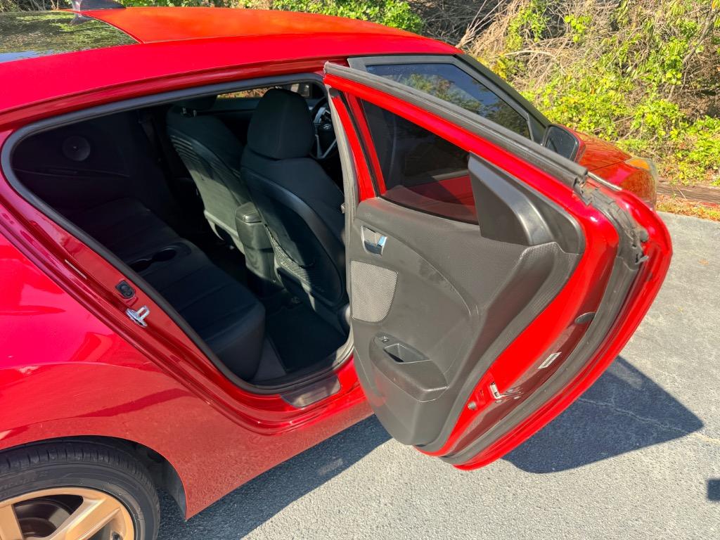 2014 Hyundai Veloster - $6,950