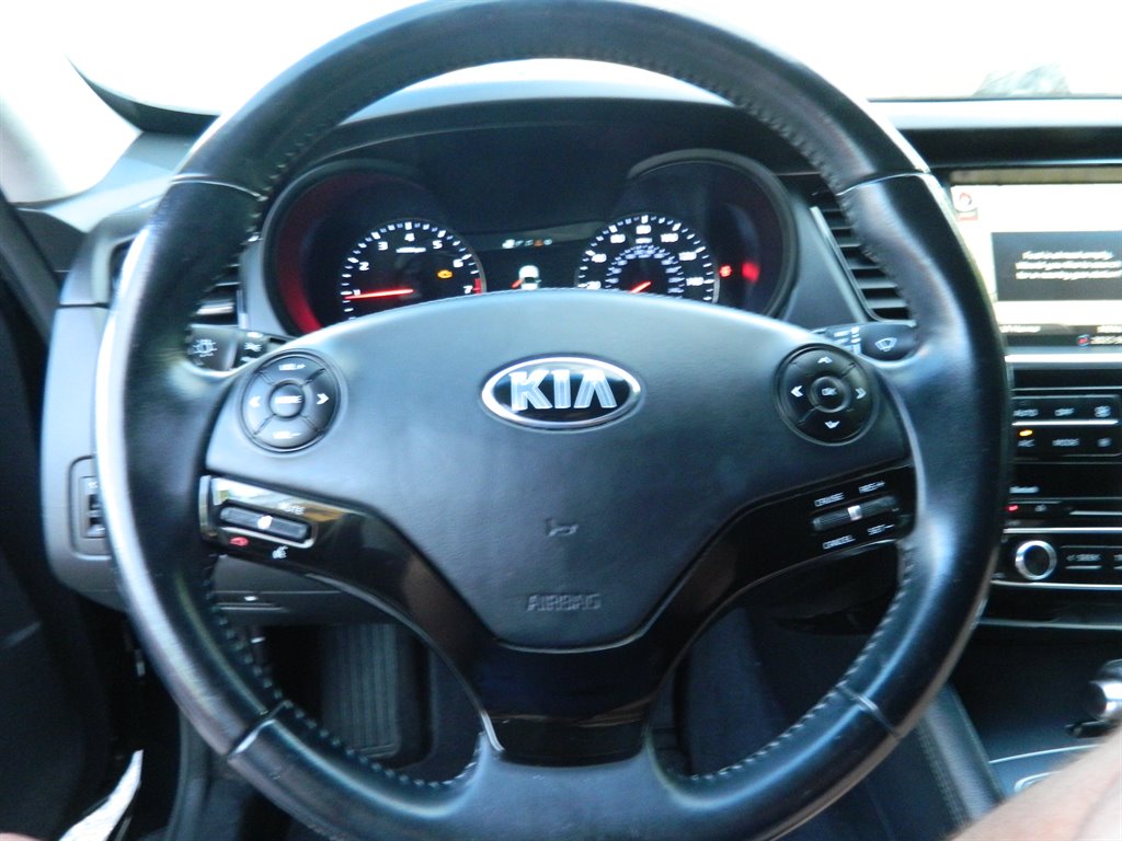 2015 Kia K900 Premium photo