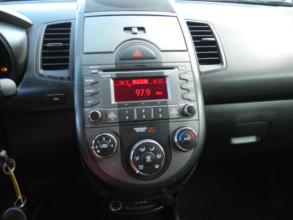 2011 Kia Soul ! photo