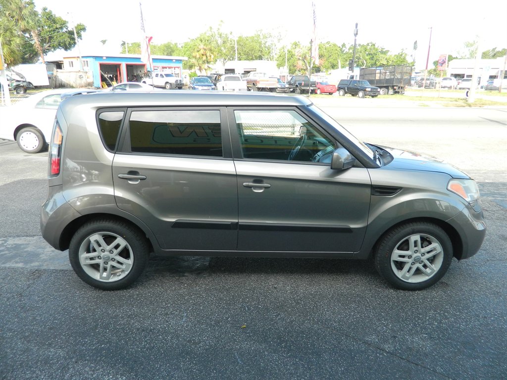 2011 Kia Soul ! photo