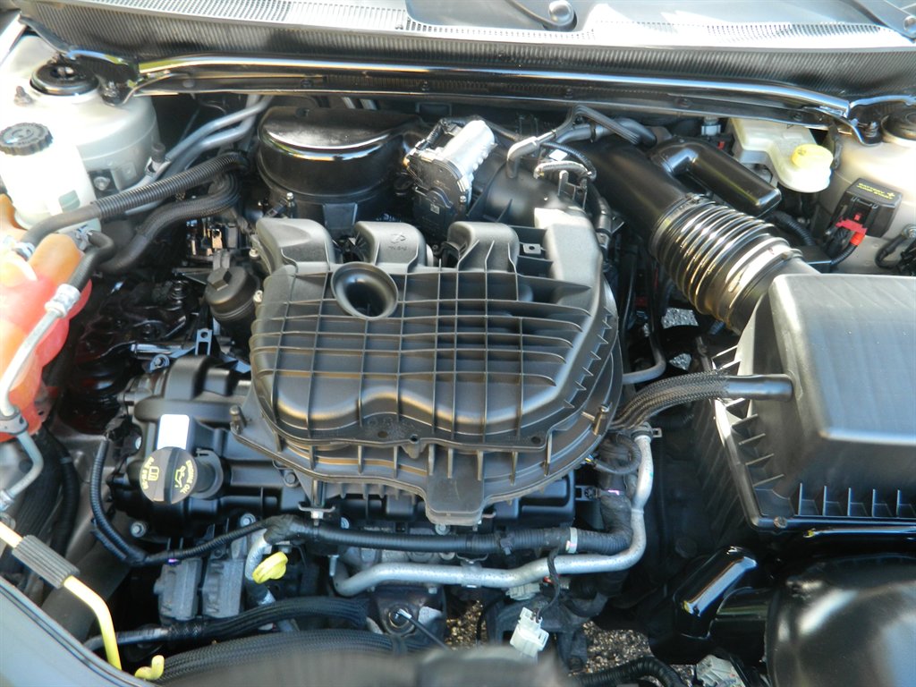 2014 Chrysler 200 - $8,988