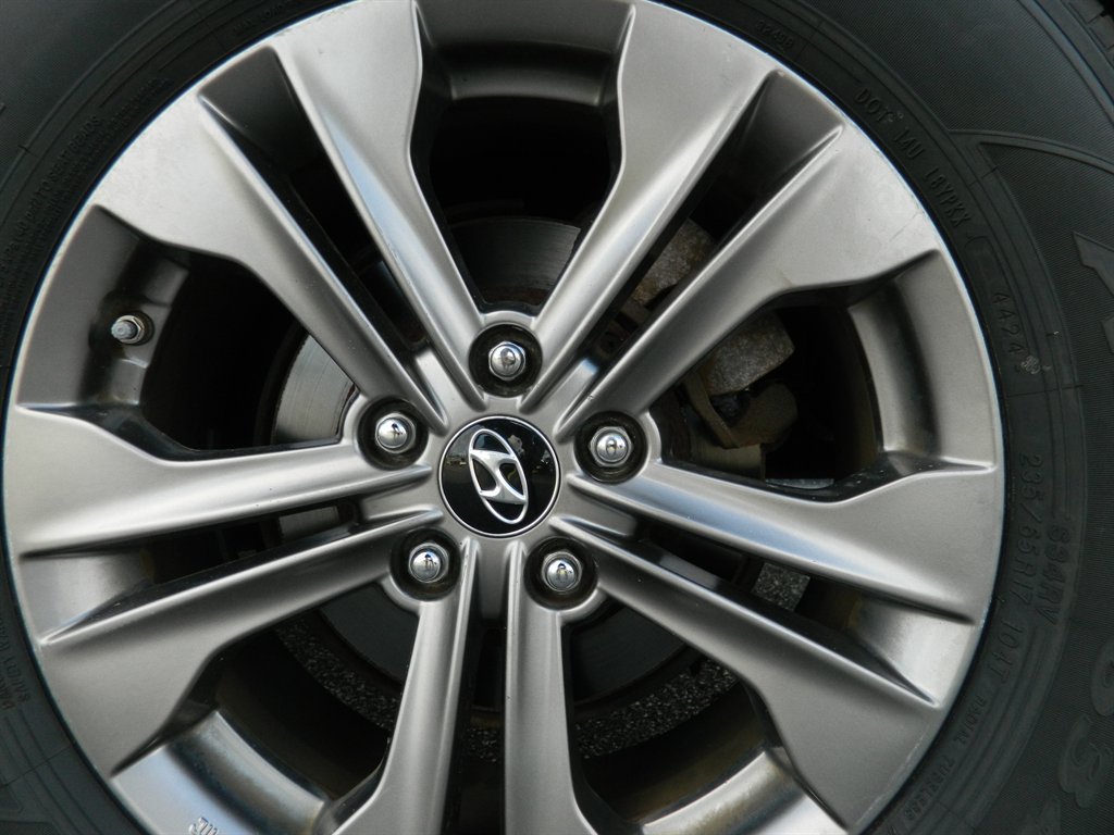 2014 Hyundai Santa Fe Sport - $11,488