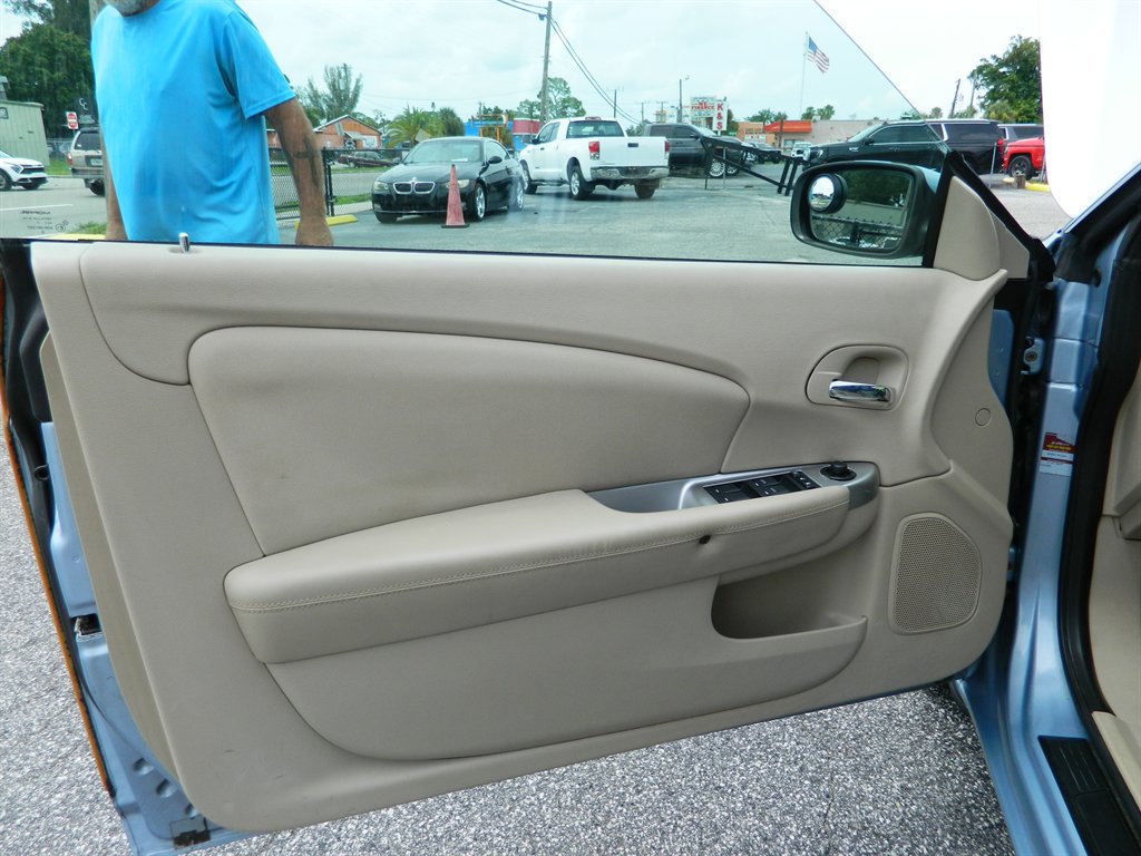 2012 Chrysler 200 - $8,988