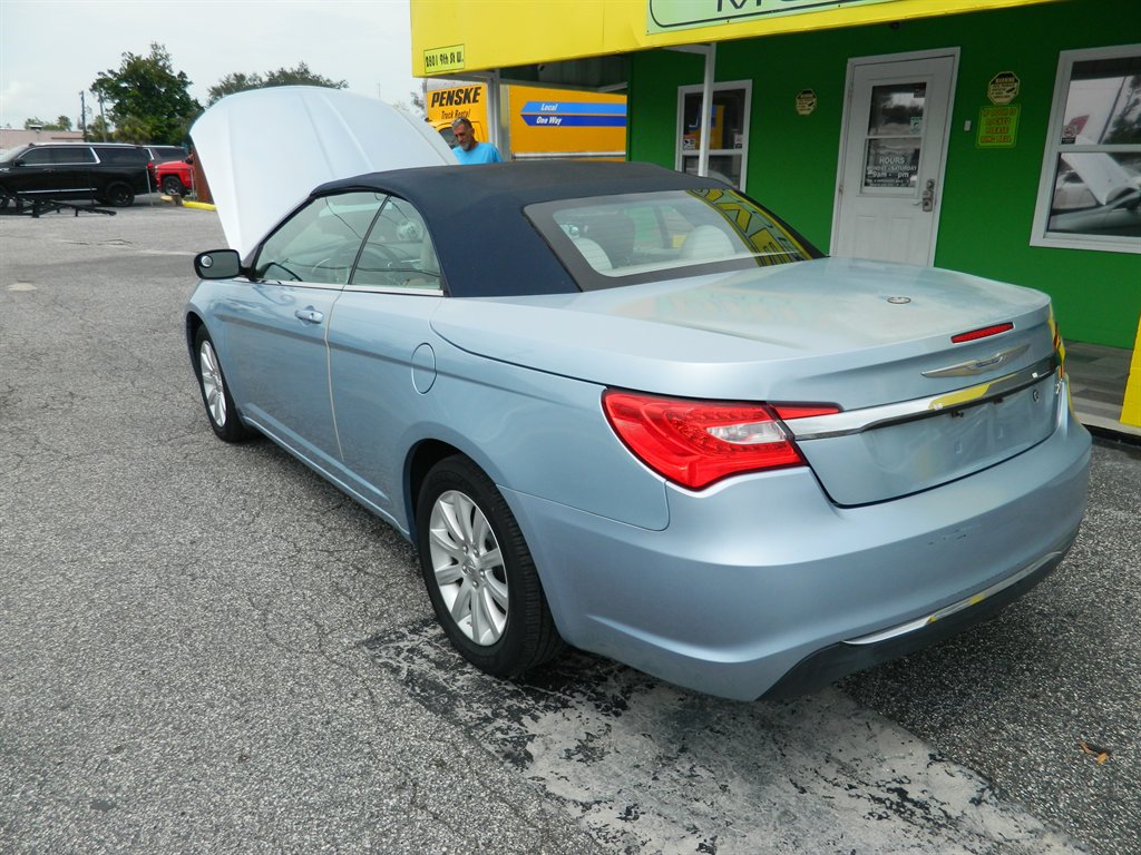 2012 Chrysler 200 - $8,988