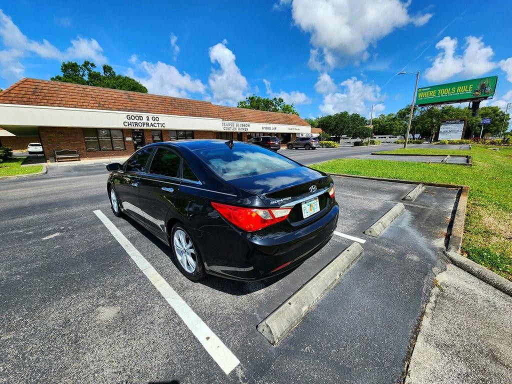 2011 Hyundai Sonata Limited photo