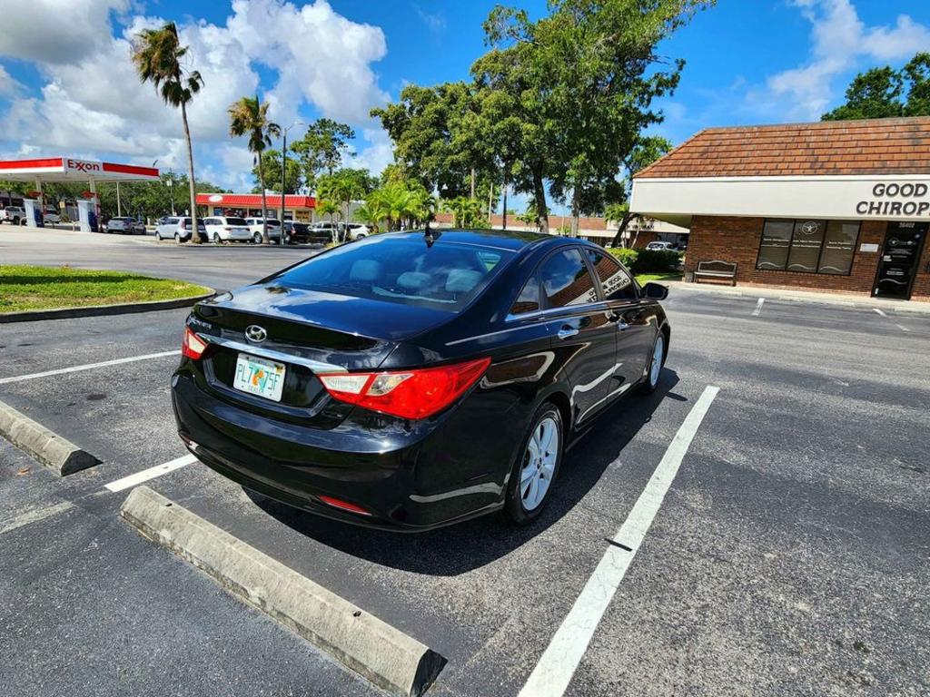 2011 Hyundai Sonata Limited photo