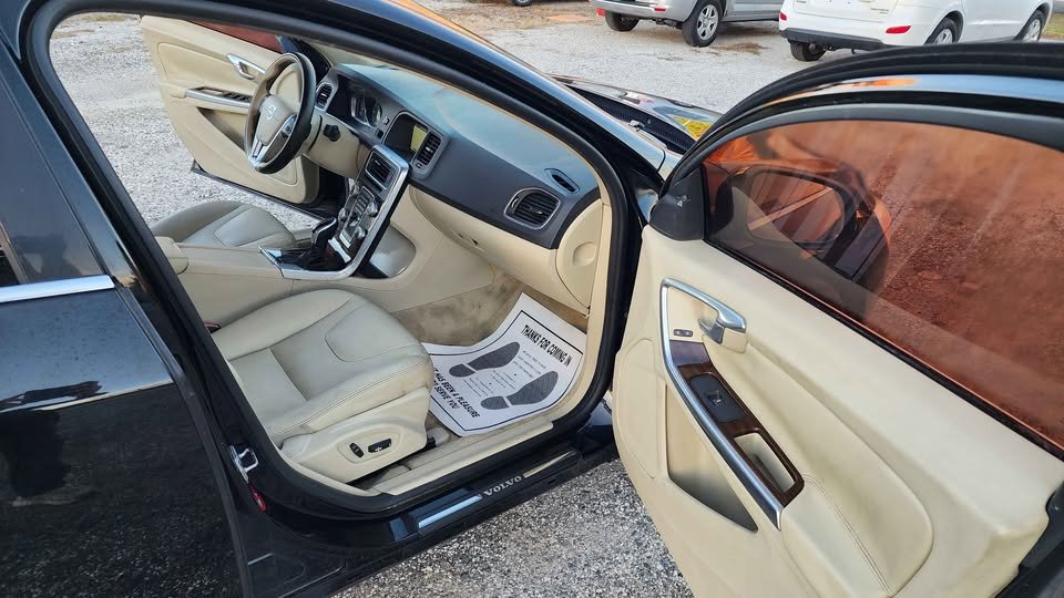 2015 Volvo S60 T5 Premier - 2015.5 photo