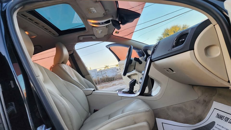 2015 Volvo S60 T5 Premier - 2015.5 photo