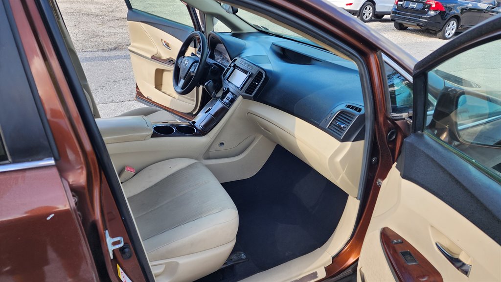 2013 Toyota Venza - $6,400