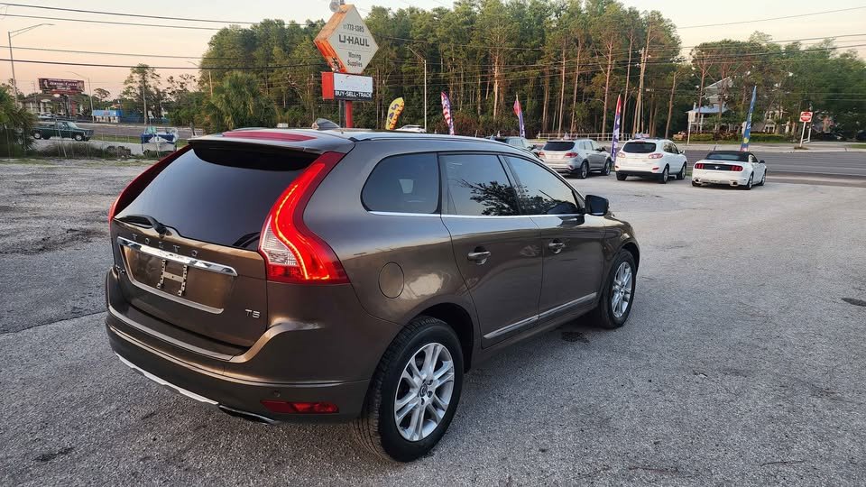 2015 Volvo XC60 T5 Premier photo