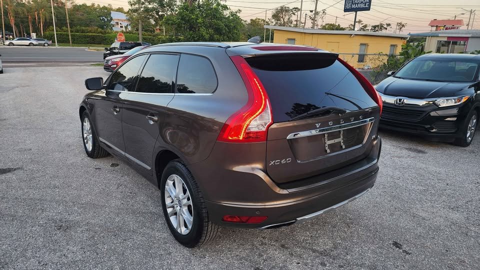2015 Volvo XC60 T5 Premier photo