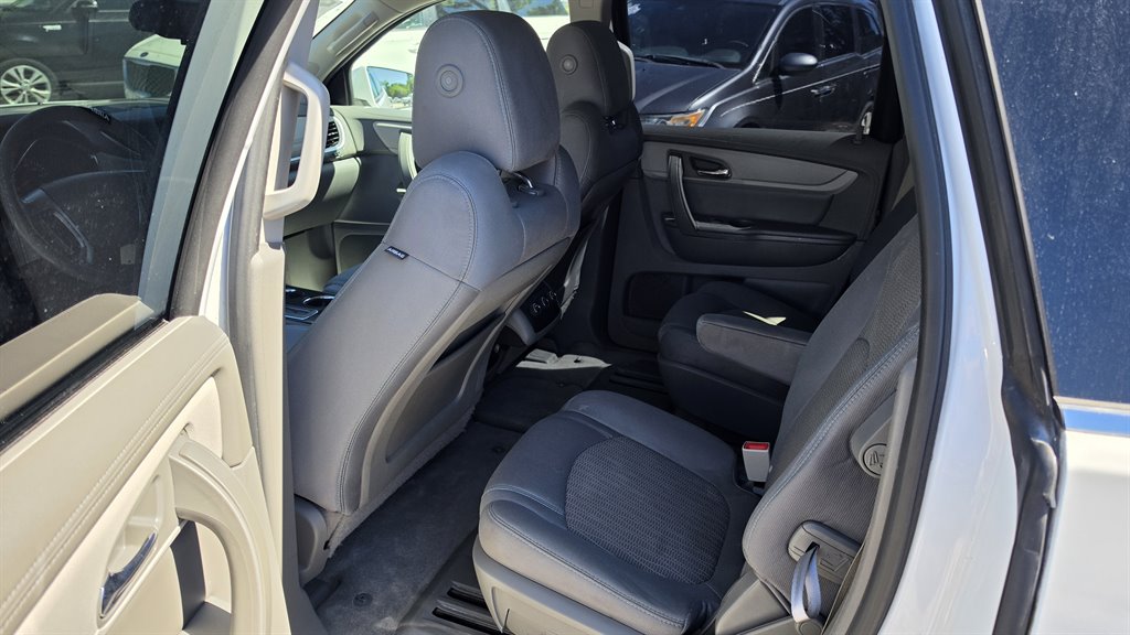 2017 Chevrolet Traverse - $7,600