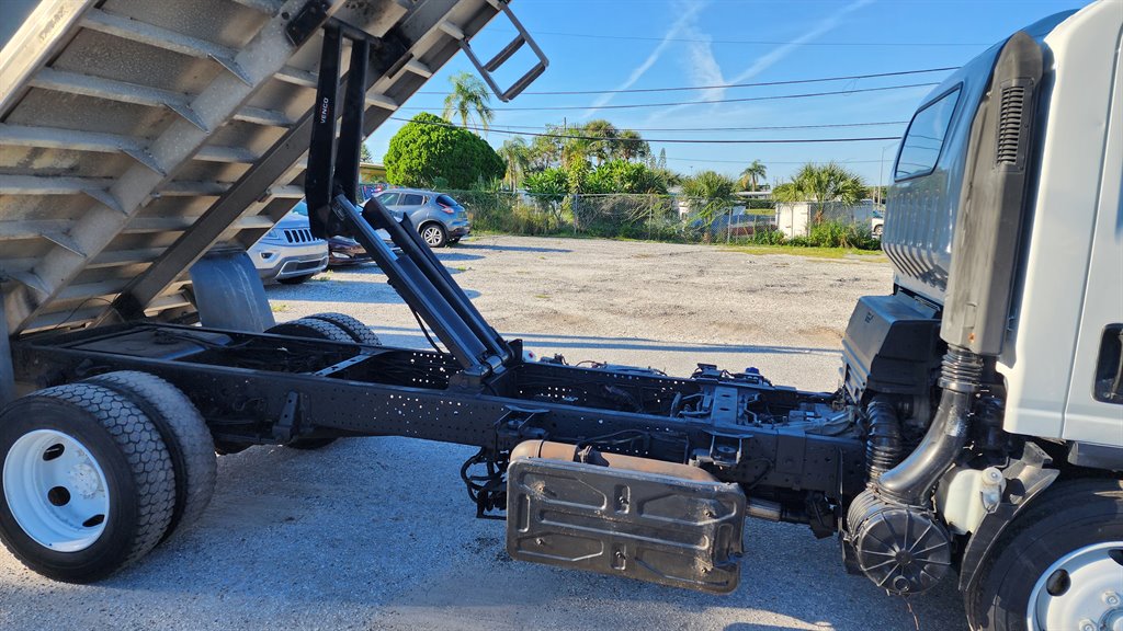 2013 Isuzu Nqr/nrr - $25,950