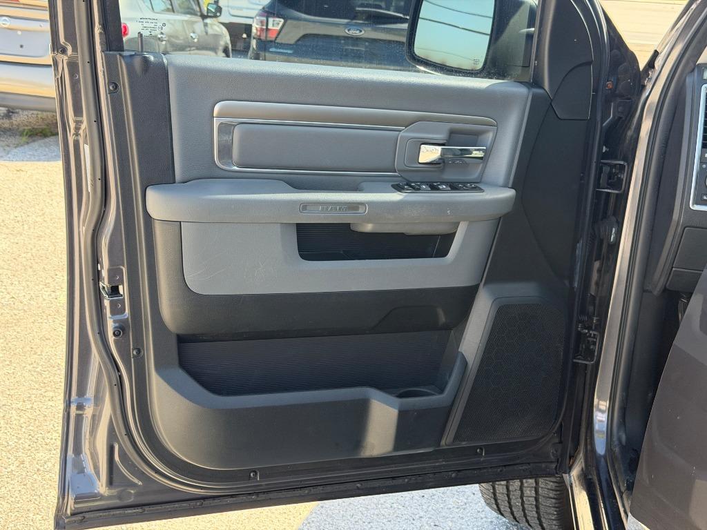 2017 Ram 1500 - $15,995