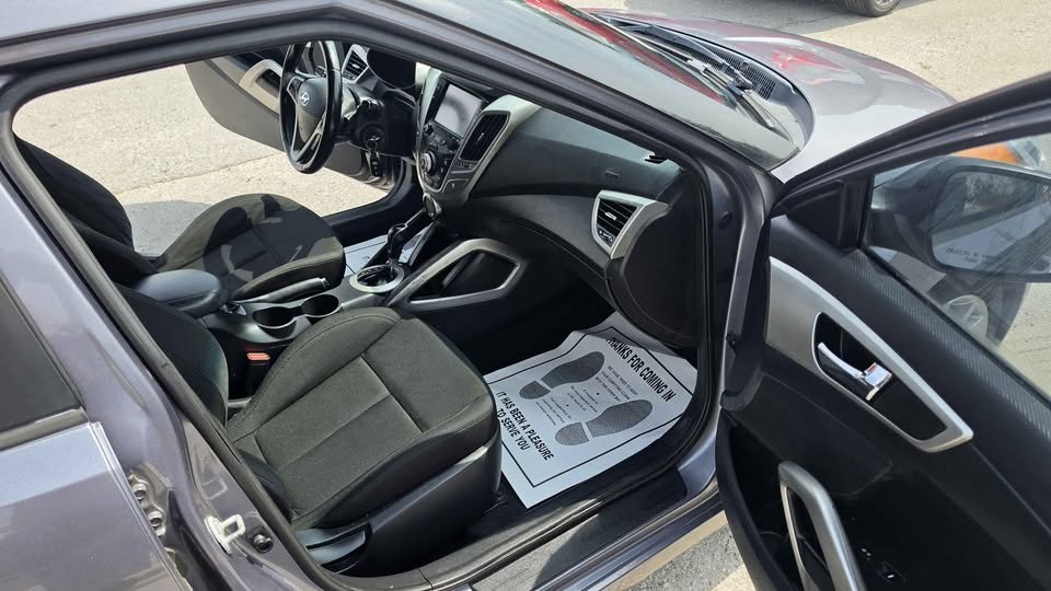2017 Hyundai Veloster - $5,200