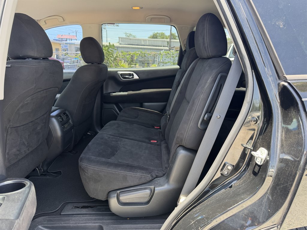 2014 Nissan Pathfinder - $3,495