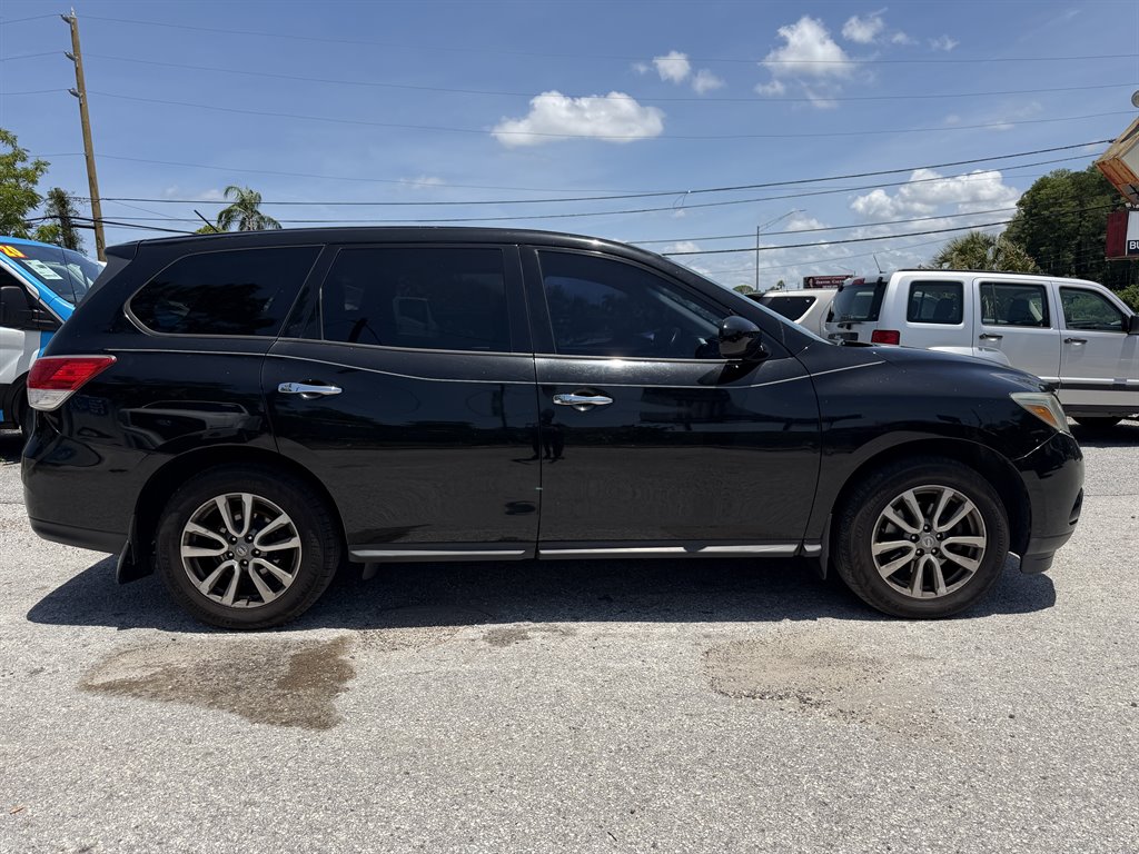 2014 Nissan Pathfinder - $3,495