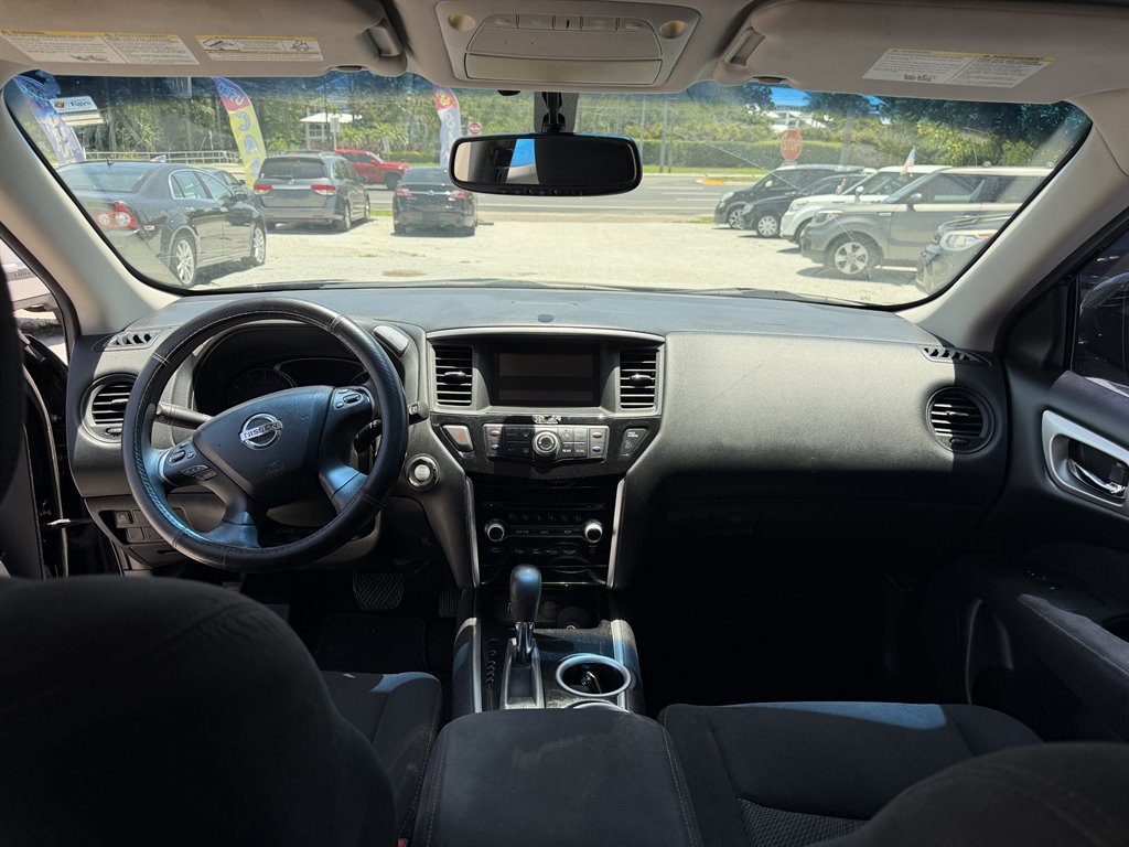 2014 Nissan Pathfinder - $3,495