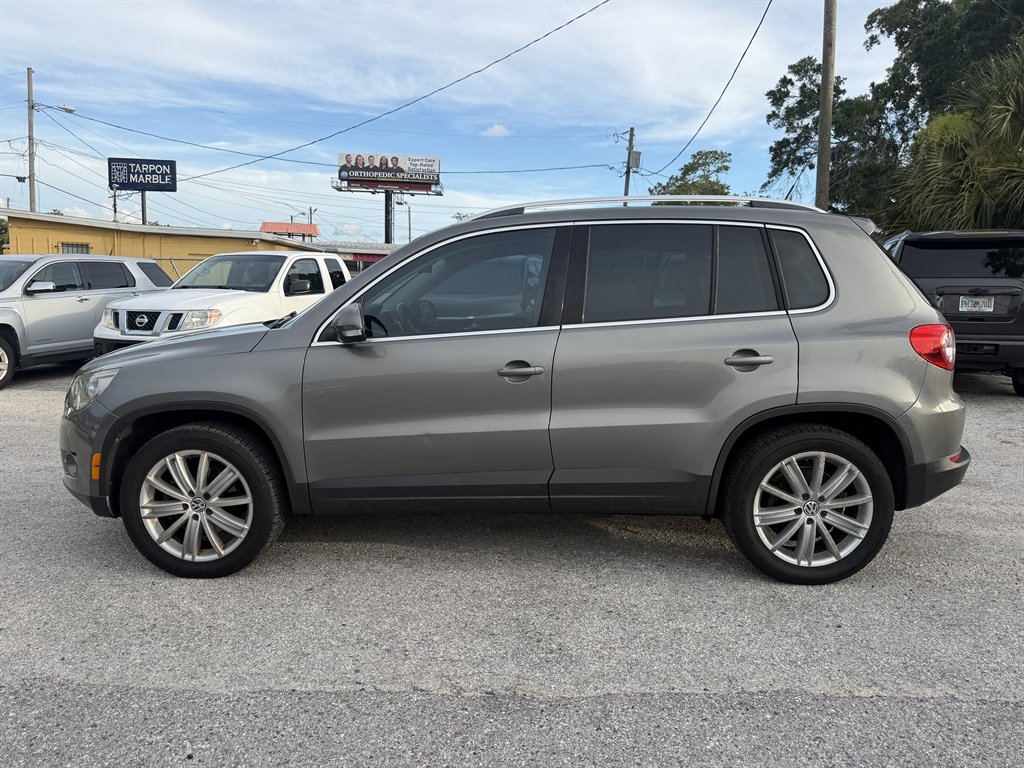 2010 Volkswagen Tiguan - $4,595