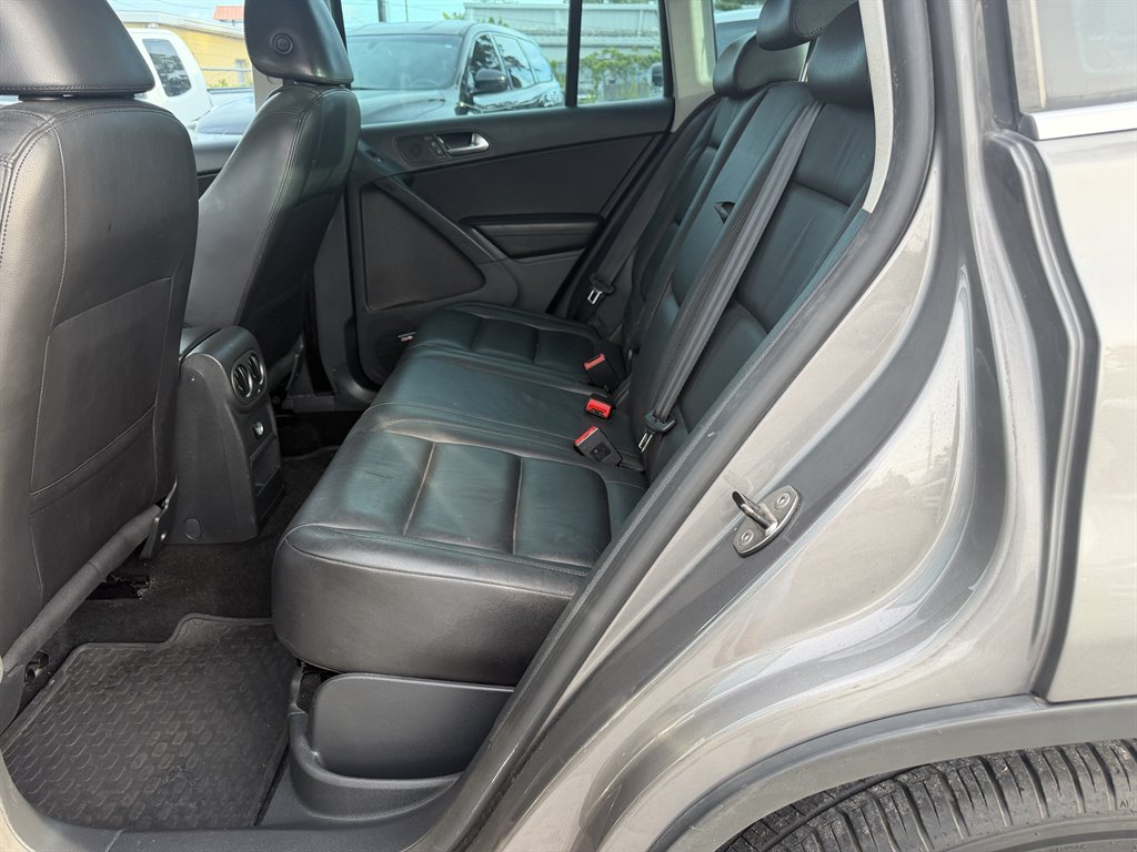 2010 Volkswagen Tiguan - $4,595