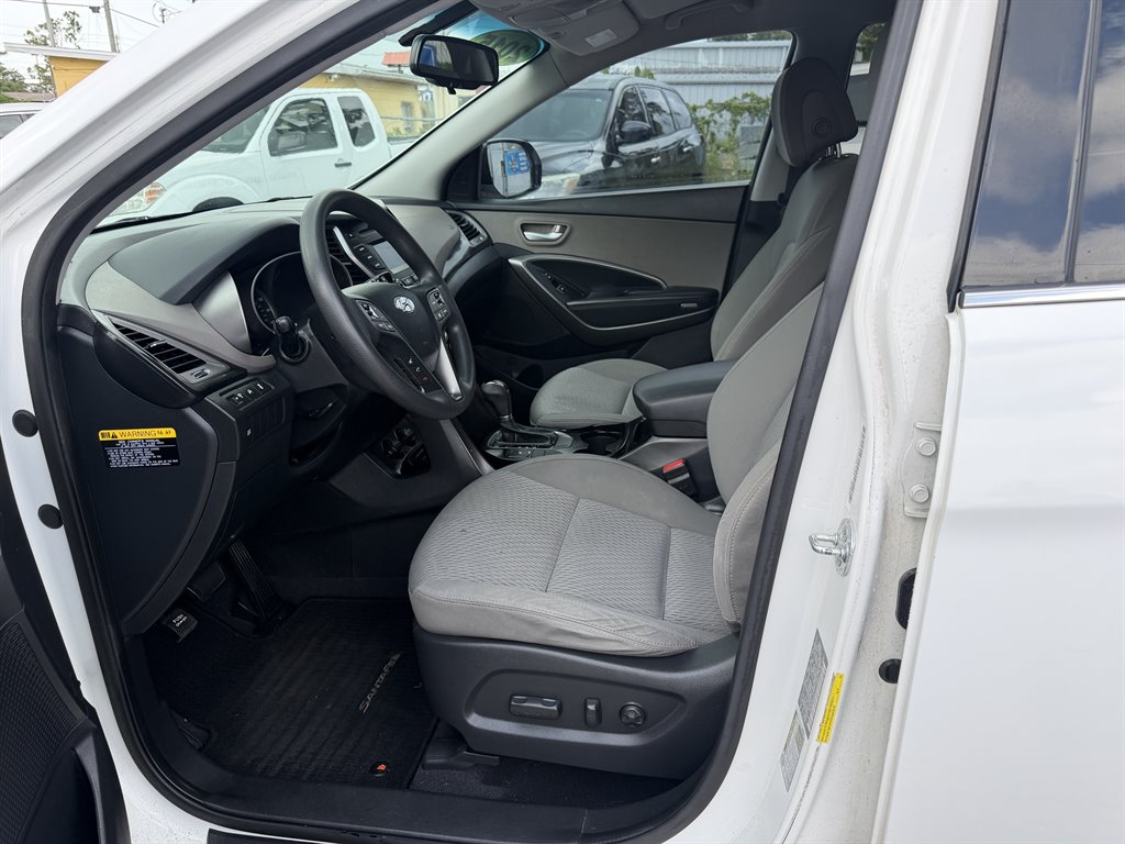 2015 Hyundai Santa Fe - $6,459