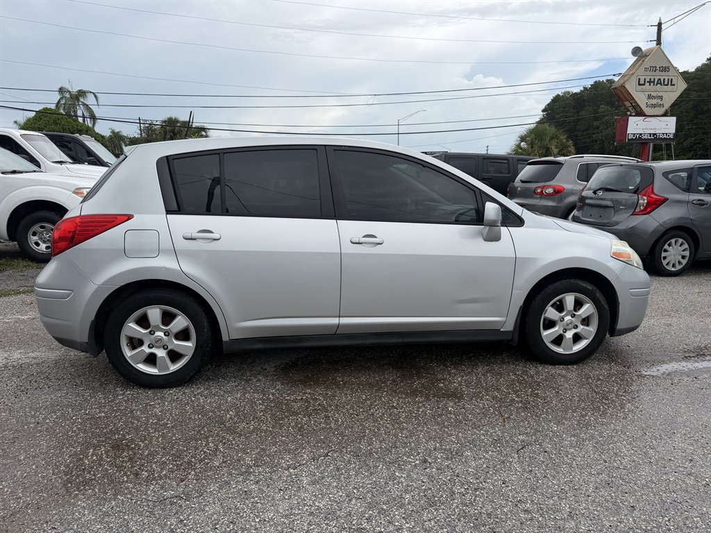 2009 Nissan Versa - $3,200