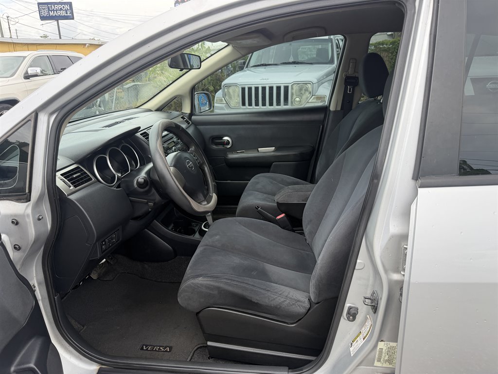 2009 Nissan Versa - $3,200