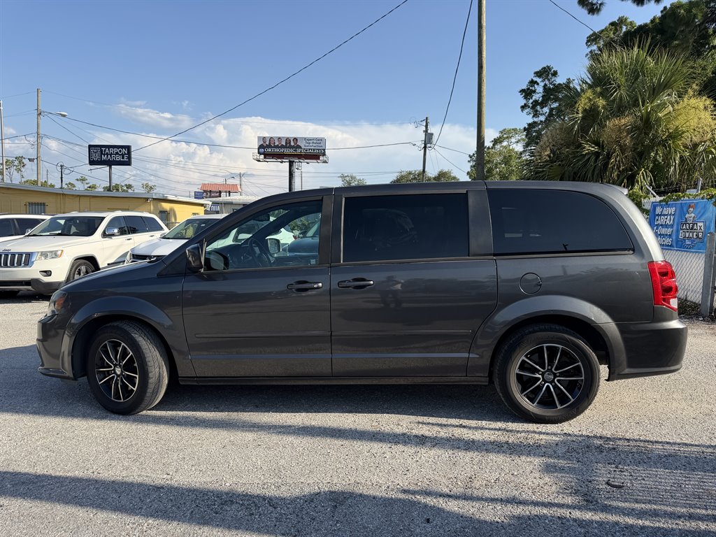 2015 Dodge Grand Caravan - $7,495