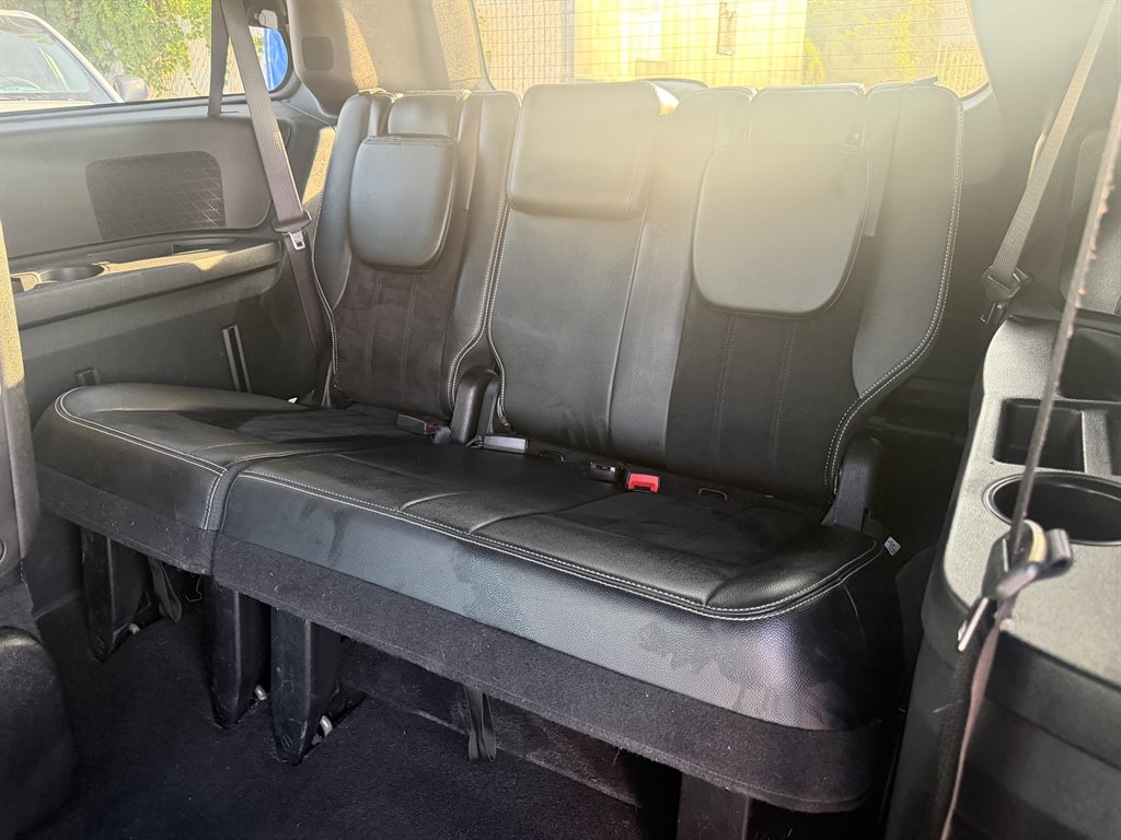 2015 Dodge Grand Caravan - $7,495