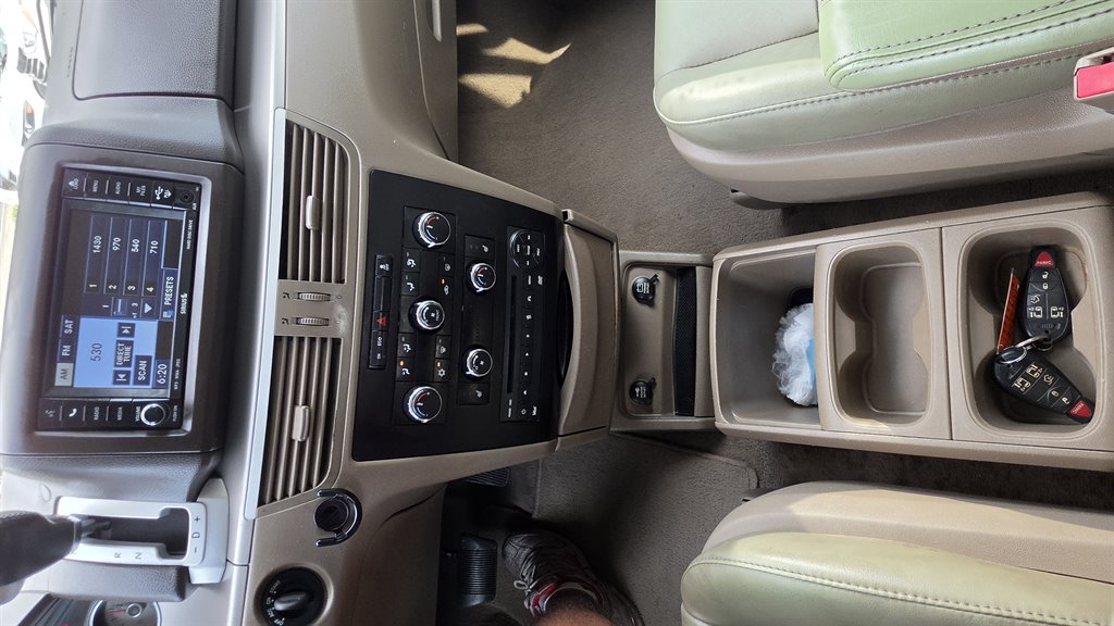 2011 Volkswagen Routan - $3,995