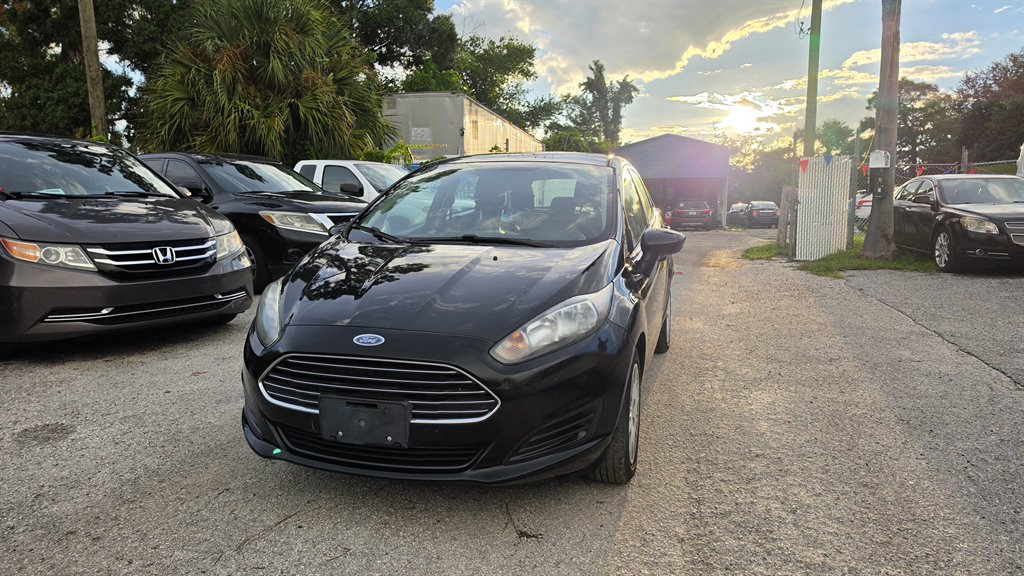 2016 Ford Fiesta - $3,995