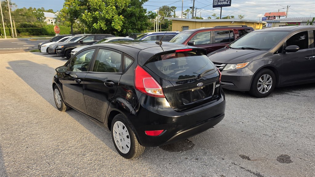 2016 Ford Fiesta - $3,995