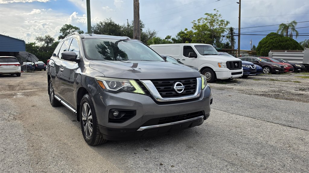 2018 Nissan Pathfinder - $9,650