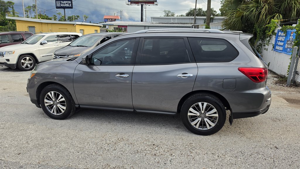 2018 Nissan Pathfinder - $9,650