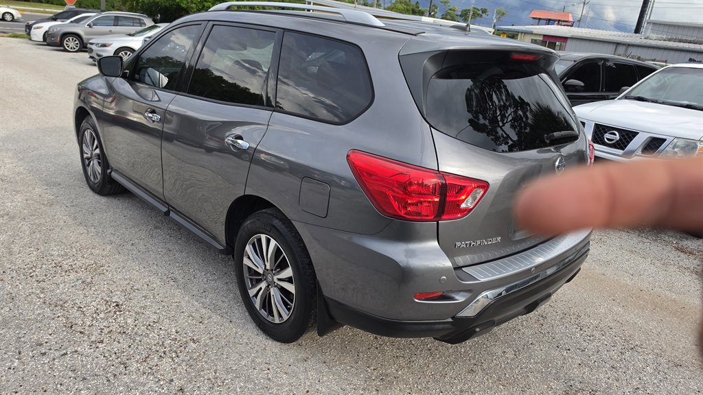 2018 Nissan Pathfinder - $9,650