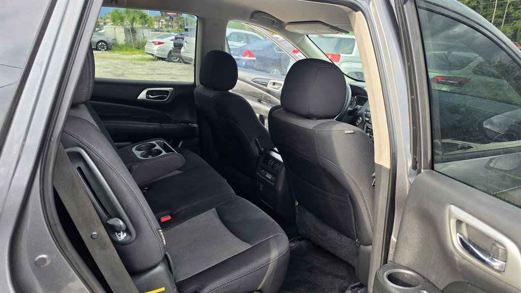 2018 Nissan Pathfinder - $9,650
