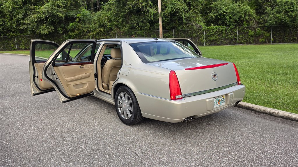 2007 Cadillac DTS - $5,790