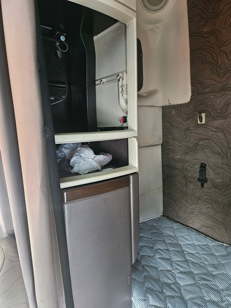 2016 Volvo Vnl - $19,950