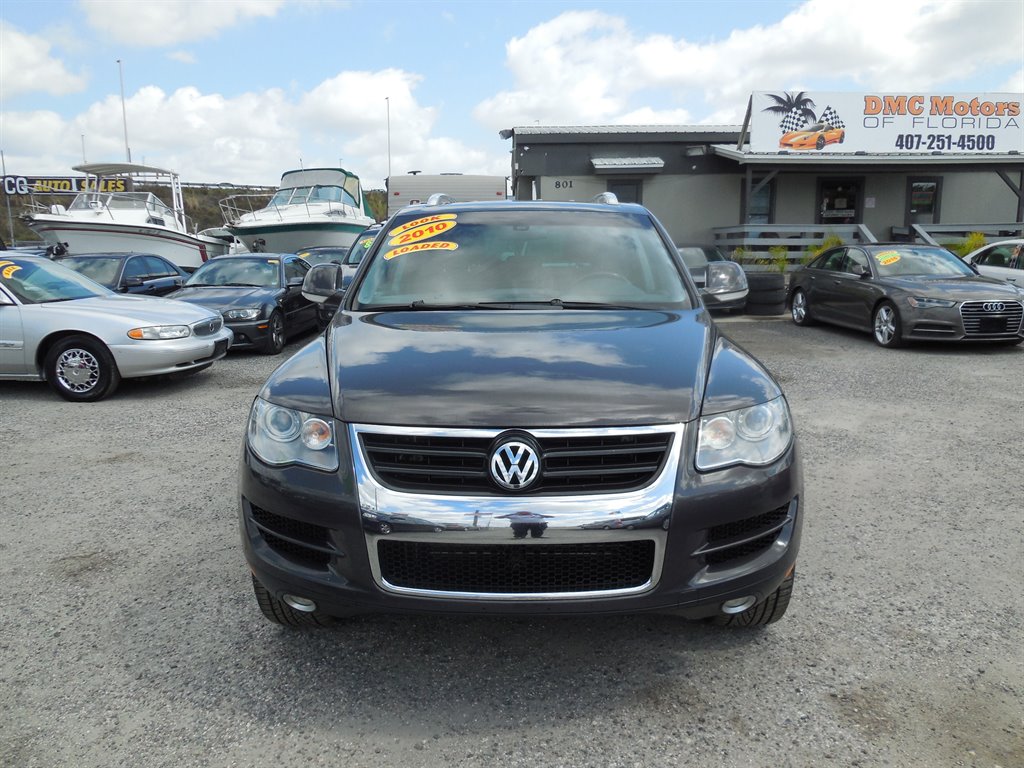 2010 Volkswagen Touareg - $11,995