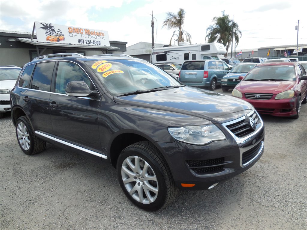 2010 Volkswagen Touareg - $11,995