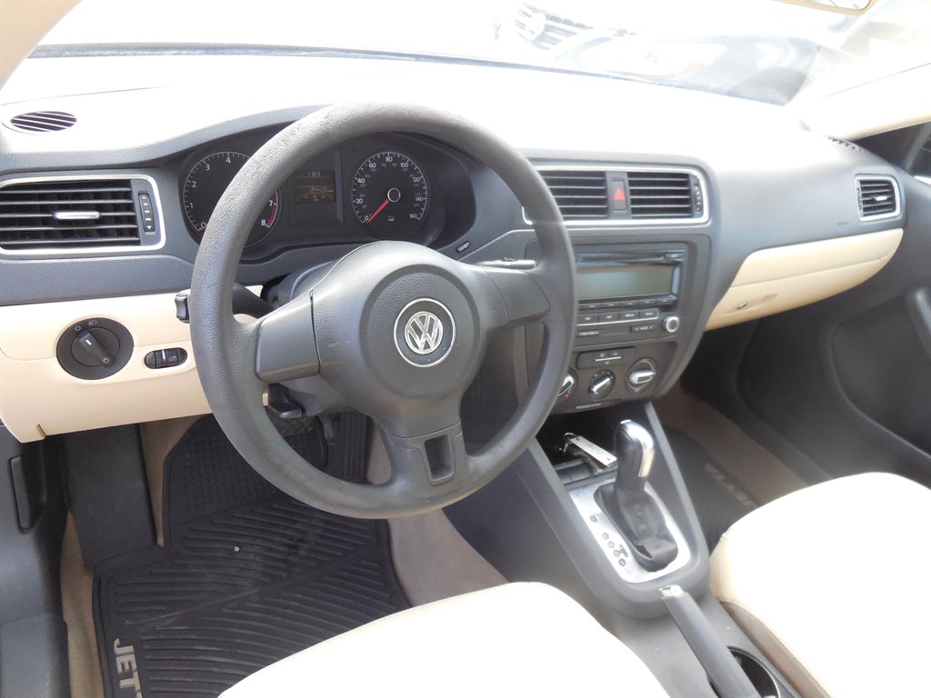 2011 Volkswagen Jetta SE photo