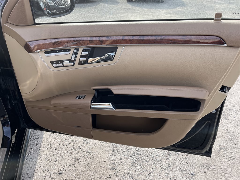 2008 Mercedes-Benz S-Class - $10,995