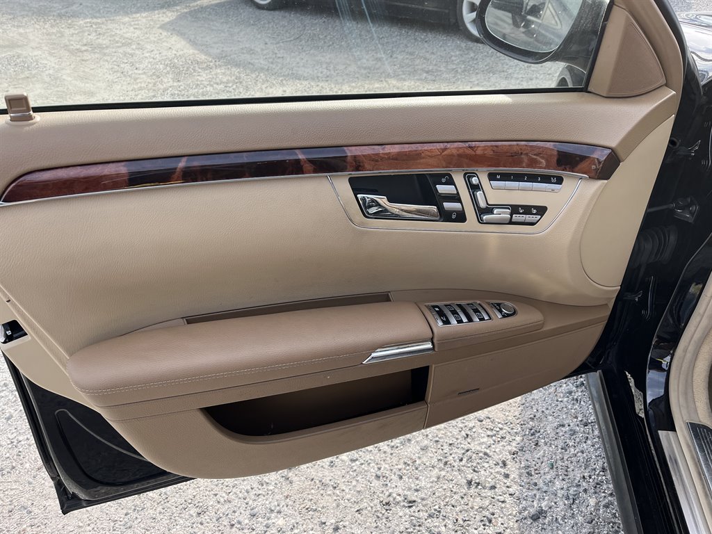 2008 Mercedes-Benz S-Class - $10,995