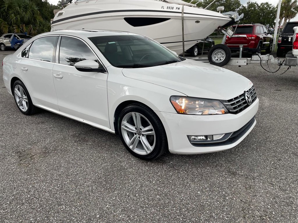 2012 Volkswagen Passat V6 SE photo
