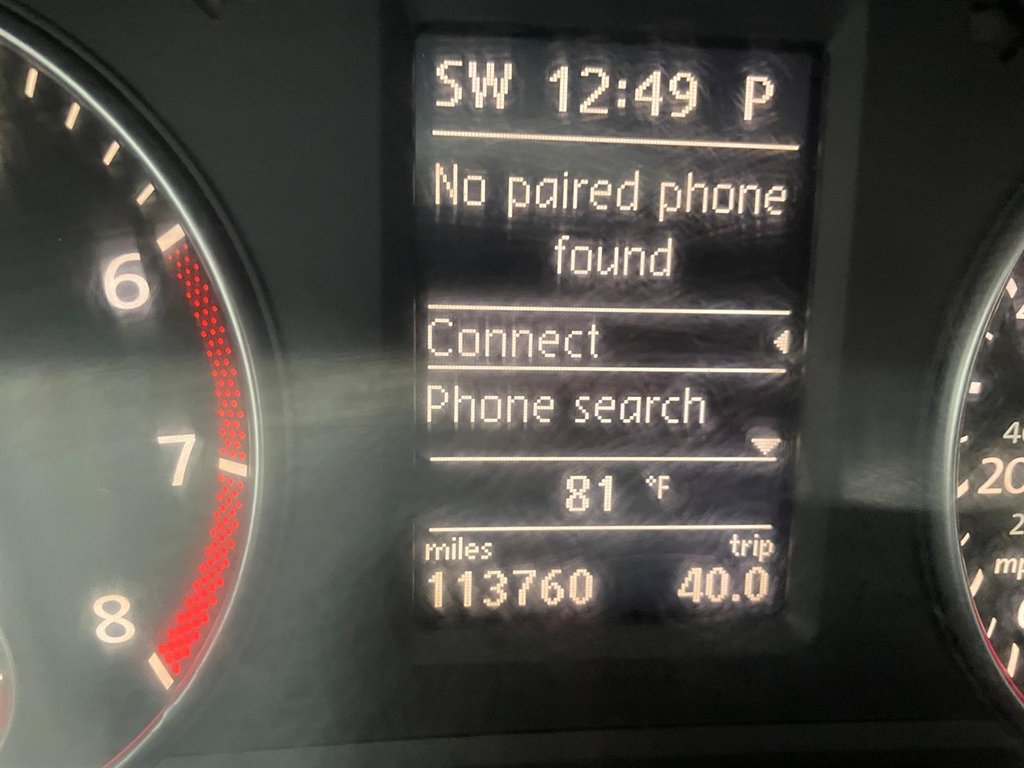 2012 Volkswagen Passat V6 SE photo