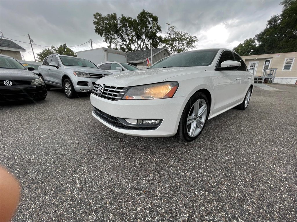 2012 Volkswagen Passat V6 SE photo