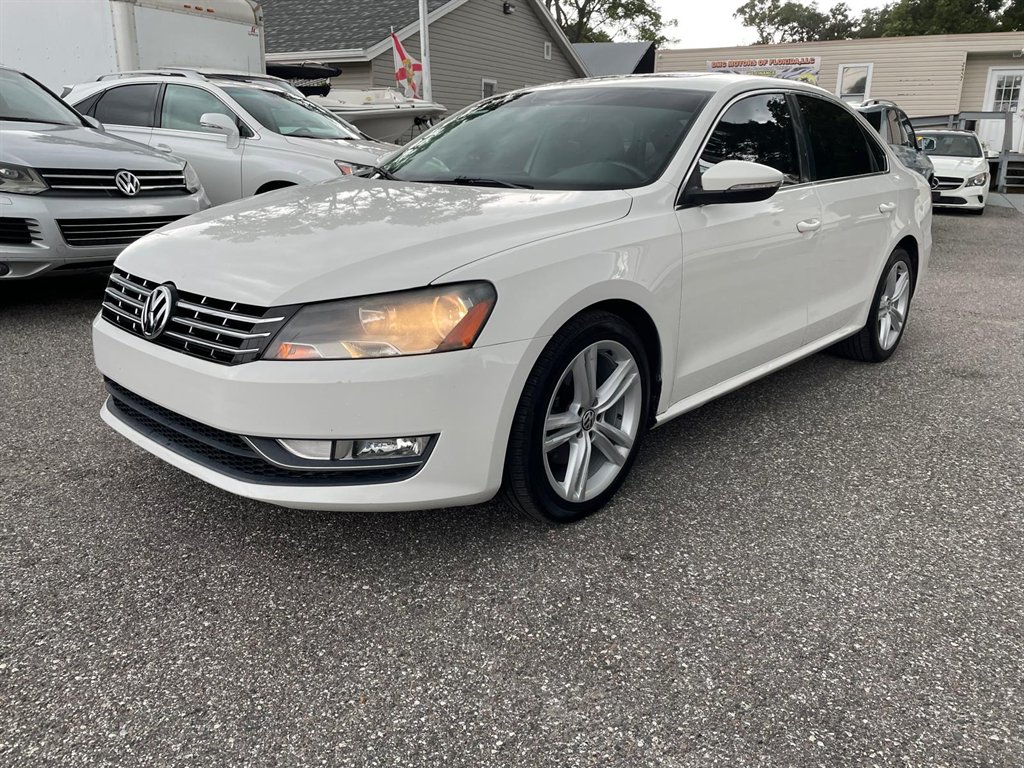 2012 Volkswagen Passat V6 SE photo
