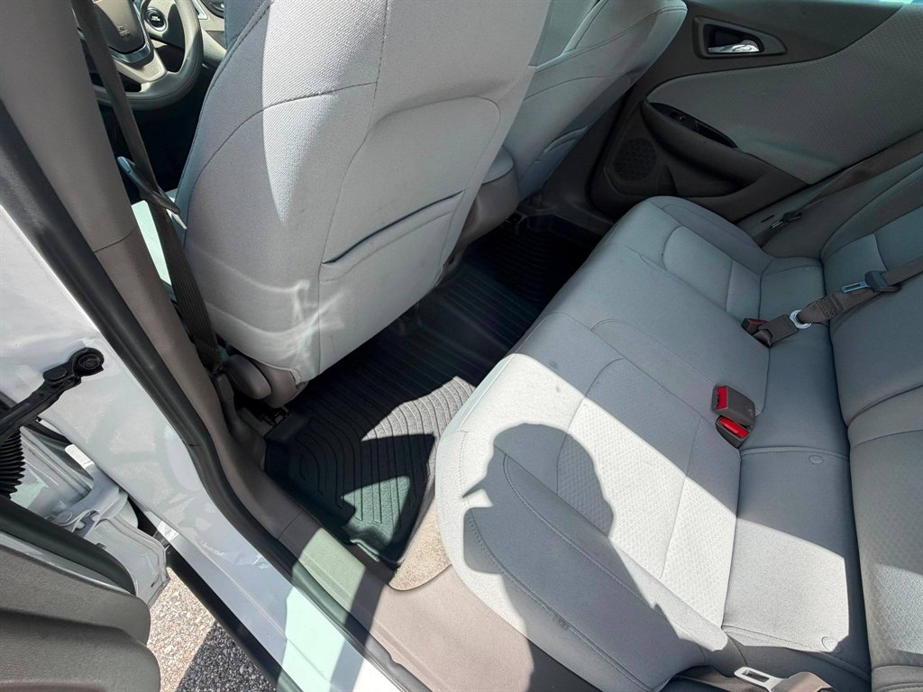2020 Chevrolet Malibu - $9,995